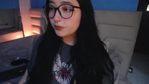 Miss Loise online show from October 12, 2025, 4:11 am