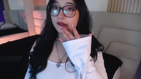 Miss Loise online show from October 22, 2025, 4:24 am