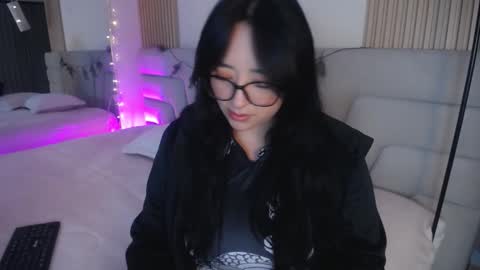 Miss Loise online show from December 20, 2025, 4:52 am