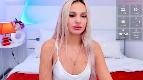 Snapshot of misslou_ chatting on December 3, 2024, 6:26 am Lou online show from December 3, 2024, 6:26 am