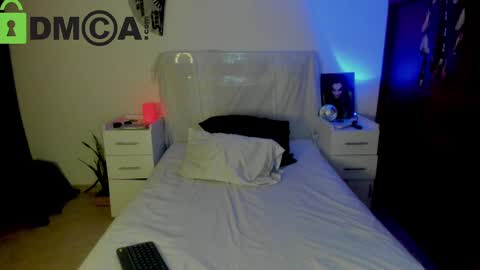 Lucye Robbie online show from February 12, 2025, 2:35 am