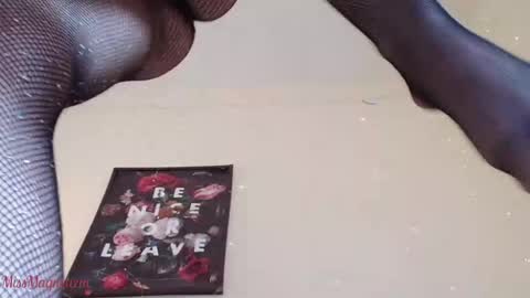 Snapshot of missmagnetizm chatting on October 21, 2025, 8:59 am Vi online show from October 21, 2025, 8:59 am