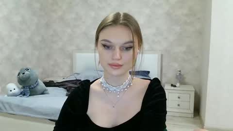 Snapshot of missmariat chatting on February 4, 2025, 4:39 pm OneGoddess online show from February 4, 2025, 4:39 pm
