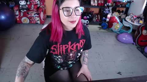 Miss Mia online show from October 6, 2025, 2:14 pm