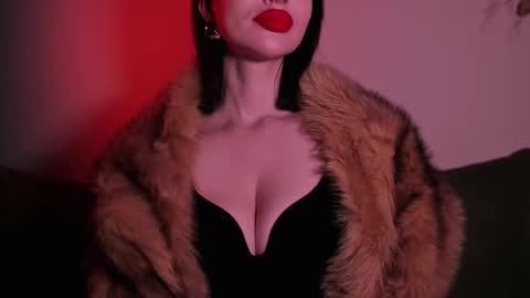   online show from October 29, 2025, 10:17 am