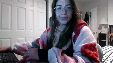 MissMona online show from June 11, 2026, 10:24 am