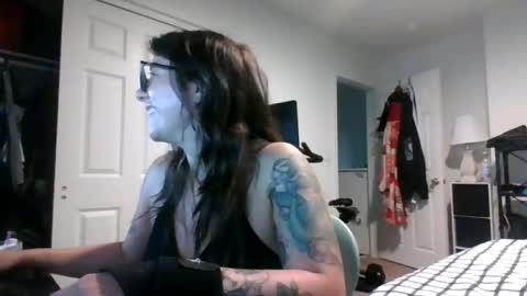 MissMona online show from June 19, 2026, 10:19 am
