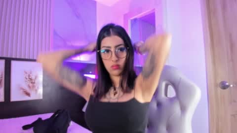 Snapshot of missnickeloo chatting on January 6, 2025, 2:47 pm insta miss nickeloo online show from January 6, 2025, 2:47 pm