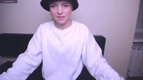 Olivia online show from December 14, 2024, 1:16 pm