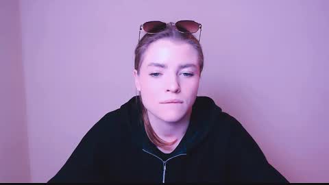 Olivia online show from February 10, 2025, 2:26 pm