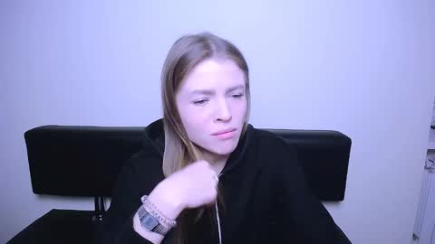 Olivia online show from February 18, 2025, 8:38 am