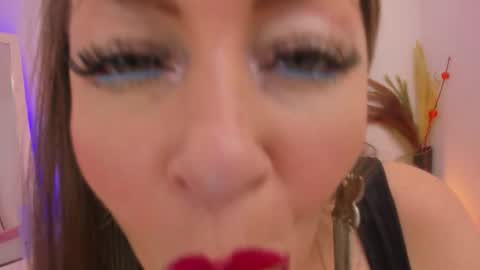 ONIX online show from November 30, 2025, 4:44 pm