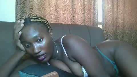 pretty gal online show from March 15, 2026, 9:26 am