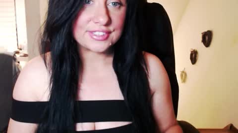 Missqueen1416 online show from October 5, 2025, 7:34 pm