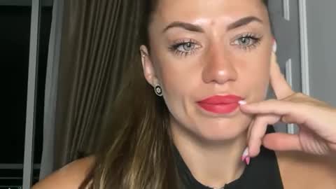 missroriann online show from May 22, 2026, 4:23 pm