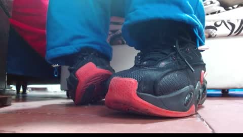 TELL ME MISS online show from October 31, 2025, 4:52 pm