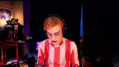 Tacodeluxe online show from July 22, 2026, 3:31 am