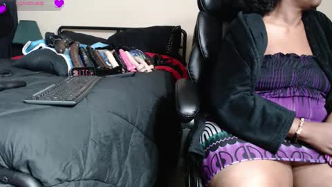 Snapshot of misstajaa chatting on November 6, 2025, 4:02 am MissTajaa online show from November 6, 2025, 4:02 am