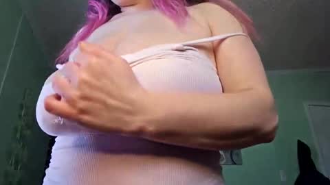 Snapshot of misstheavee chatting on March 11, 2025, 3:23 pm Kittenwithakink online show from March 11, 2025, 3:23 pm