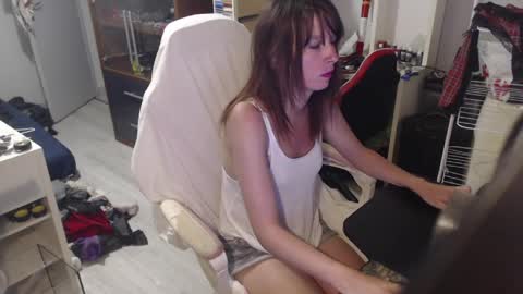 missthon online show from April 8, 2026, 10:48 am