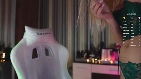 Snapshot of misstics_ chatting on January 19, 2025, 9:34 pm Eva online show from January 19, 2025, 9:34 pm