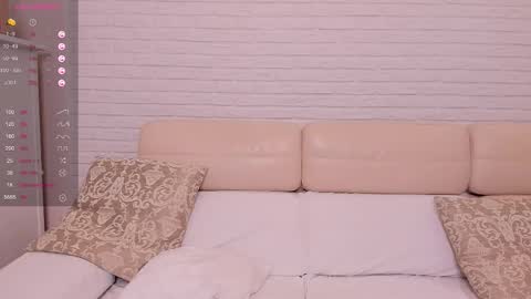 missxcaprice online show from October 6, 2025, 2:53 am