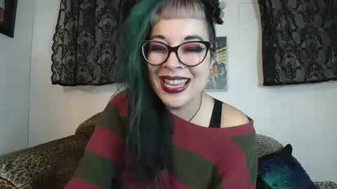 Snapshot of missy_dee chatting on October 15, 2025, 7:41 am Missy Dee online show from October 15, 2025, 7:41 am