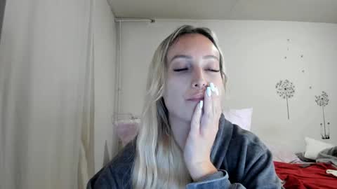 Snapshot of missy_matrix chatting on October 3, 2025, 6:38 pm Missy matrix online show from October 3, 2025, 6:38 pm