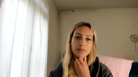 Snapshot of missy_matrix chatting on October 5, 2025, 10:57 am Missy matrix online show from October 5, 2025, 10:57 am