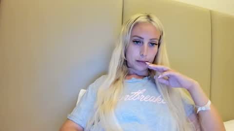 Snapshot of missy_matrix chatting on November 25, 2025, 5:24 pm Missy matrix online show from November 25, 2025, 5:24 pm