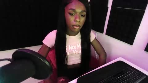 Snapshot of missymixingmiss chatting on February 27, 2025, 5:04 pm lauren online show from February 27, 2025, 5:04 pm