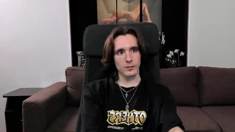 Snapshot of misterhult chatting on March 9, 2025, 3:49 pm My name is Anton Bogatyrev online show from March 9, 2025, 3:49 pm