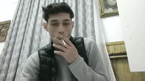 MisteriosoXragazzoX online show from November 23, 2025, 5:40 am