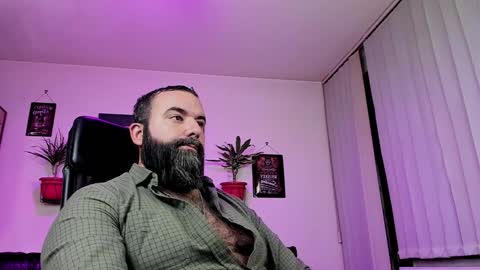 Snapshot of misterlov3r chatting on December 2, 2024, 10:45 pm misterlov3r online show from December 2, 2024, 10:45 pm