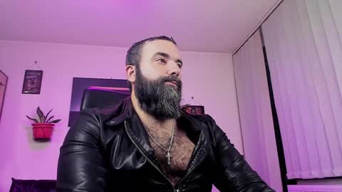 Snapshot of misterlov3r chatting on December 17, 2024, 10:11 pm misterlov3r online show from December 17, 2024, 10:11 pm