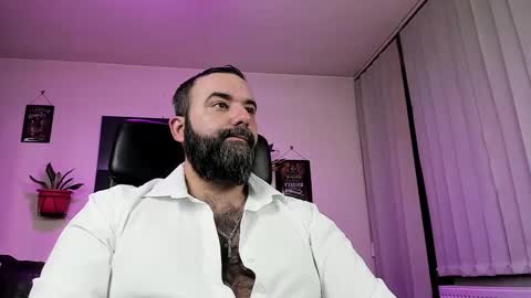 Snapshot of misterlov3r chatting on March 4, 2025, 11:00 pm misterlov3r online show from March 4, 2025, 11:00 pm