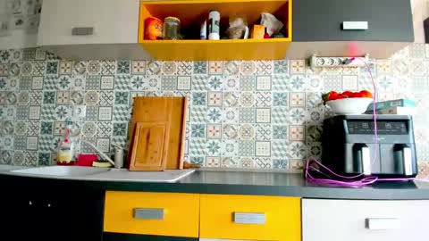 Snapshot of misteryland chatting on February 19, 2025, 7:17 am Brina online show from February 19, 2025, 7:17 am