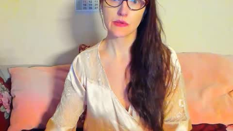 Victoria Eden online show from April 8, 2026, 2:33 am