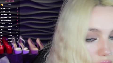 Snapshot of mistress_darsy chatting on December 14, 2024, 6:02 am Darsy online show from December 14, 2024, 6:02 am