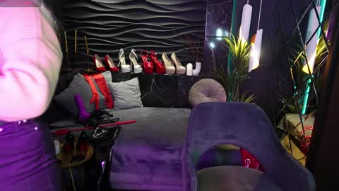 Snapshot of mistress_darsy chatting on January 23, 2025, 1:45 pm Darsy online show from January 23, 2025, 1:45 pm