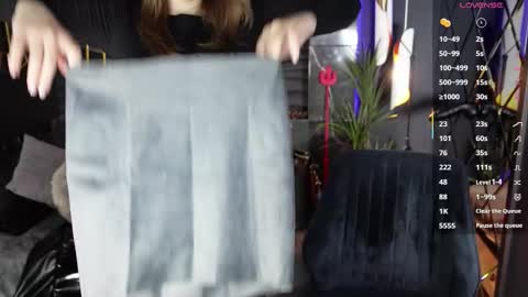 Snapshot of mistress_darsy chatting on September 25, 2025, 2:10 pm Darsy online show from September 25, 2025, 2:10 pm