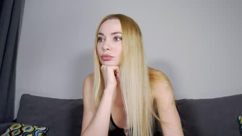 Snapshot of mistress_milana chatting on October 10, 2025, 10:25 am Milana online show from October 10, 2025, 10:25 am