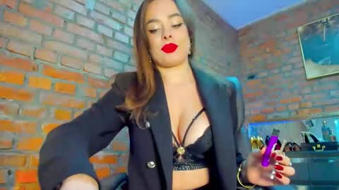 mistress_milana_ online show from September 28, 2025, 12:21 pm