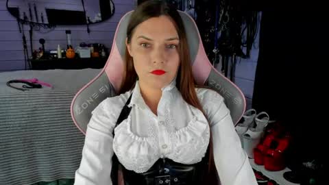 Dirty Priest and Ivi online show from August 7, 2026, 6:43 pm