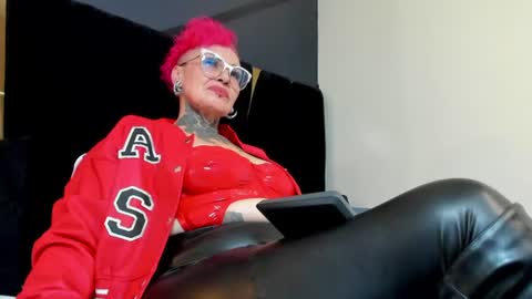 Sandy Mistress  online show from June 14, 2026, 8:11 pm