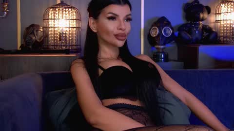 Snapshot of mistresselenia chatting on October 20, 2025, 9:32 am Elenia online show from October 20, 2025, 9:32 am