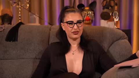 Mistress Kelly online show from December 18, 2025, 1:33 am