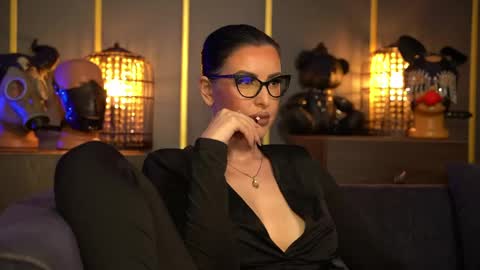Snapshot of mistresskellykent chatting on April 25, 2026, 8:06 pm Mistress Kelly online show from April 25, 2026, 8:06 pm