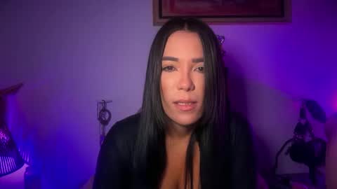 Snapshot of mistresslavinia_ chatting on December 15, 2025, 6:39 am only mistresslavinia oficial online show from December 15, 2025, 6:39 am