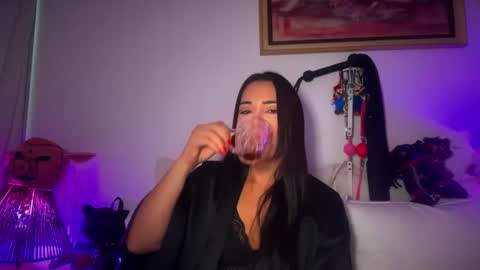 Snapshot of mistresslavinia_ chatting on December 18, 2025, 1:50 pm only mistresslavinia oficial online show from December 18, 2025, 1:50 pm